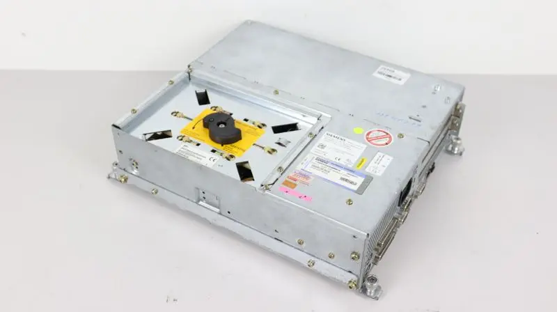 Produktfoto 1 von Siemens Sinumerik PCU 50.3-C 6FC5210-0DF31-2AA0 VERSION D Top Zustand TESTED