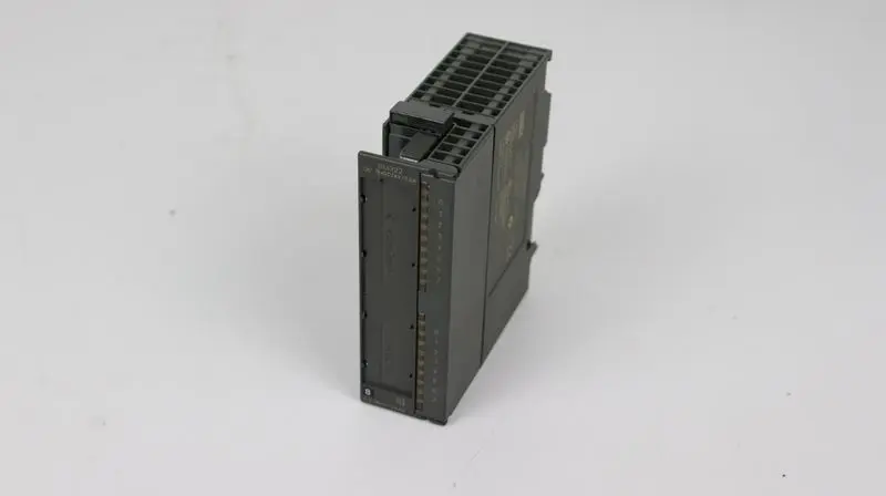 Produktfoto 1 von Siemens Simatic S7 6ES7 321-1BH01-0AA0 6ES7321-1BH01-0AA0 E.St.: 05