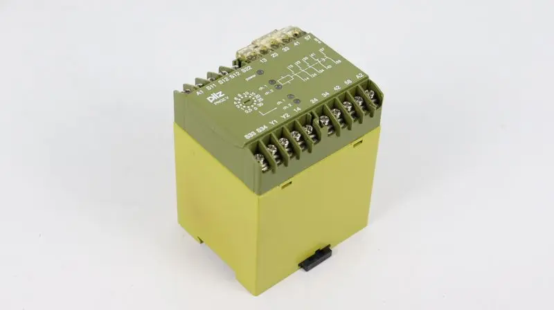 Produktfoto 1 von PILZ PNOZ V 30 S 24 V DC  Ident.No:474790 195370 TOP ZUSTAND TESTED