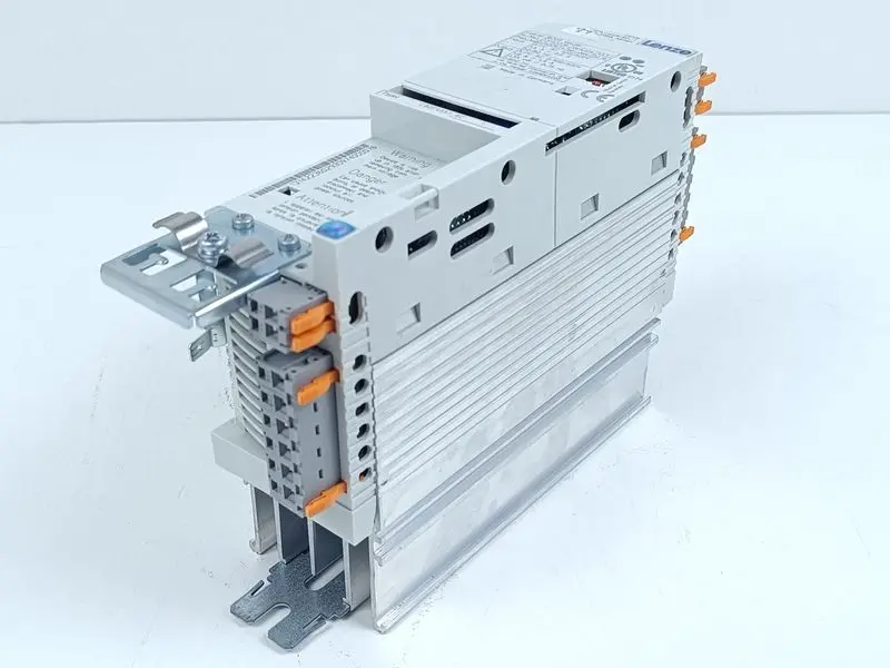 Produktfoto 1 von Lenze Vector 8200 E82EV551_4C 400V 0,55kW TESTED & TOP ZUSTAND
