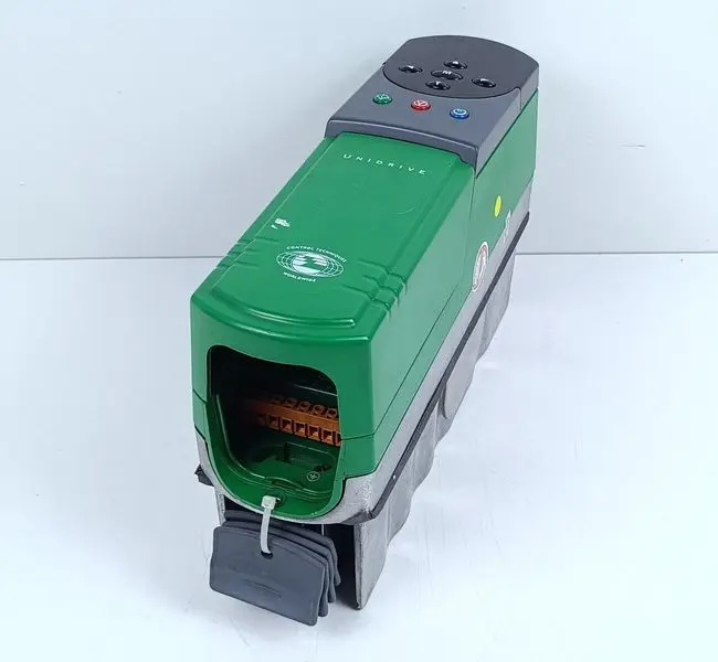 Produktfoto 1 von Control Techniques Unidrive UNI1405 4.0kW 400V 9,5A TESTED & TOP ZUSTAND