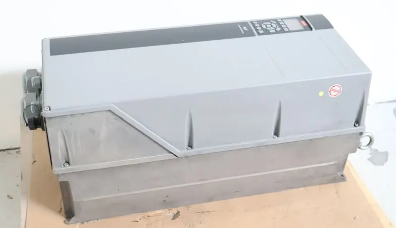 Produktfoto 1 von Danfoss FC-301P45KT4E55H2XGCXXXSXXXXAXBXCXXXXDX 400V 45kW 131B6107 TESTED