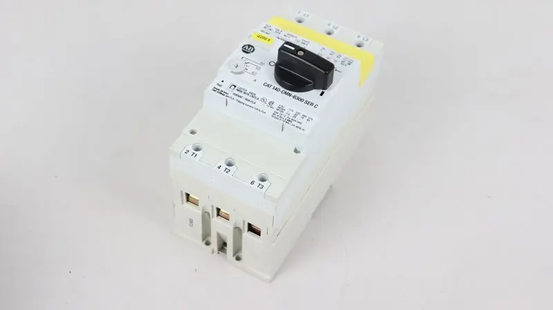 Allen Bradley CAT 140-CMN-6300 SER C TOP ZUSTAND