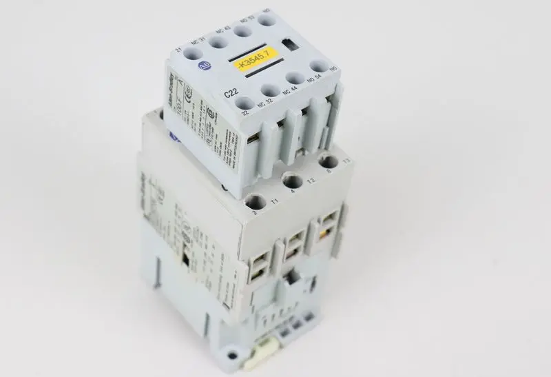 Produktfoto 1 von Allen-Bradley 100-C43*00 Ser A + 100-F Ser A  Motorschutzschalter Top Zustand