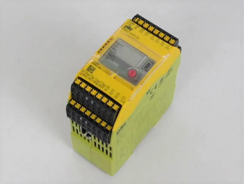 Produktfoto 1 von Pilz PNOZ mm0.2p Ident.Nr. 772002 24VDC 35W 2A TESTED TOP ZUSTAND