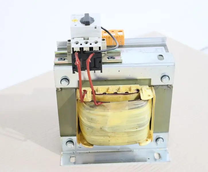 Produktfoto 1 von BÜRKLE+SCHÖCK EA6482 EINPHASENTRANSFORMATOR 400V 230V 13A 3,0kva Top Zustand