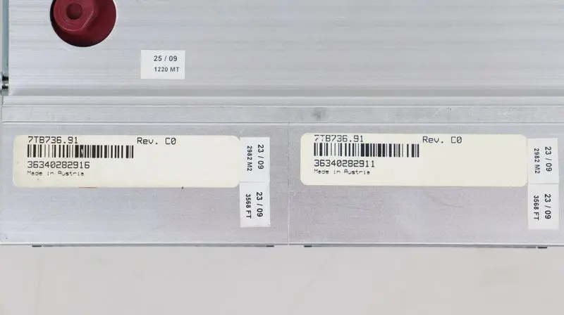 Produktfoto 1 von B&R AUTOMATION 7BP703.0  Modulträger + 2x 7TB736.91 CONNECTOR TOP ZUSTAND