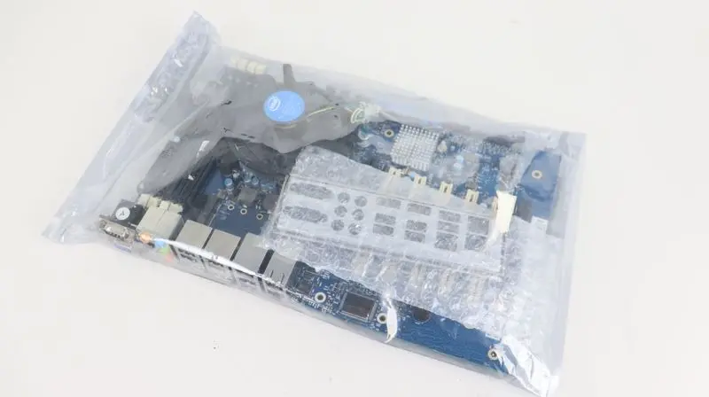 Produktfoto 1 von Kontron KTQ67/ATXE 810450-4500 + intel E97379-001 UNUSED & OVP