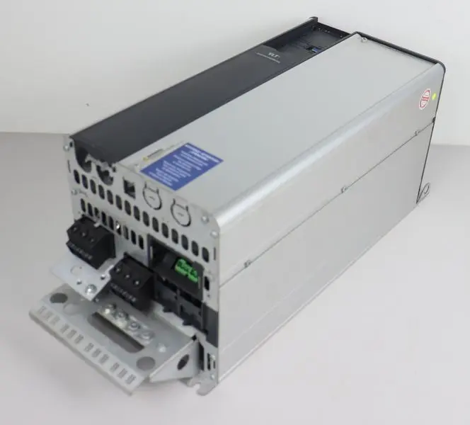 Produktfoto 1 von Danfoss FC-301P22KT4E20H1XGCXXXSXXXXAXBXCXXXXDX 131H6191 22kw 400V TESTED