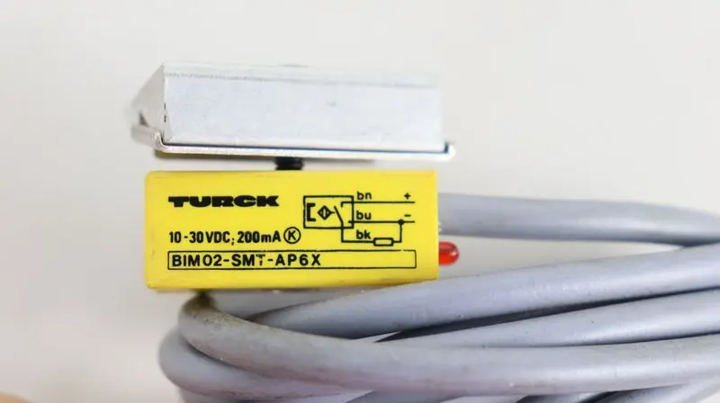 Turck Magnetic Field Sensor BIM 02 BIM02-SMT-AP6X TOP ZUSTAND