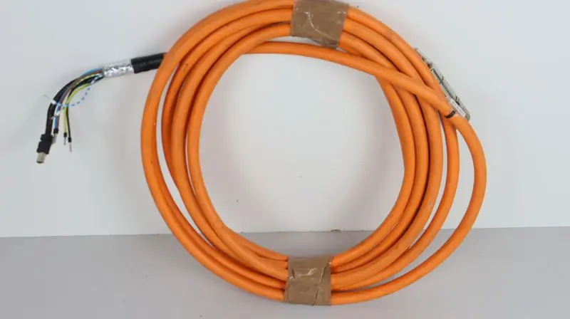 Produktfoto 1 von B&R Kabel E130266 8ECH0007.1111A-0 Rev.D0 11/18 876156D TOP ZUSTAND