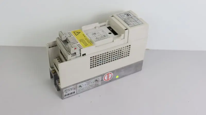Produktfoto 1 von KEB F4 09.F4.C1D-3420/1.4 400V 1,5kw 9.F4.C1D-3420 V1.4 TOP ZUSTAND & TESTED