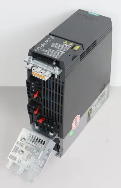Produktfoto 1 von Siemens Sinamics G120C 6SL3210-1KE15-8AB1 VERSION: A06 / V4.6 TESTED & NEUWERTIG