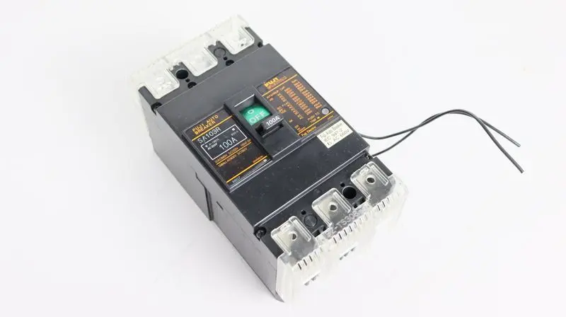 Produktfoto 1 von Fuji Auto Breaker IEC 947-2 AC: 660V SA103R TOP ZUSTAND