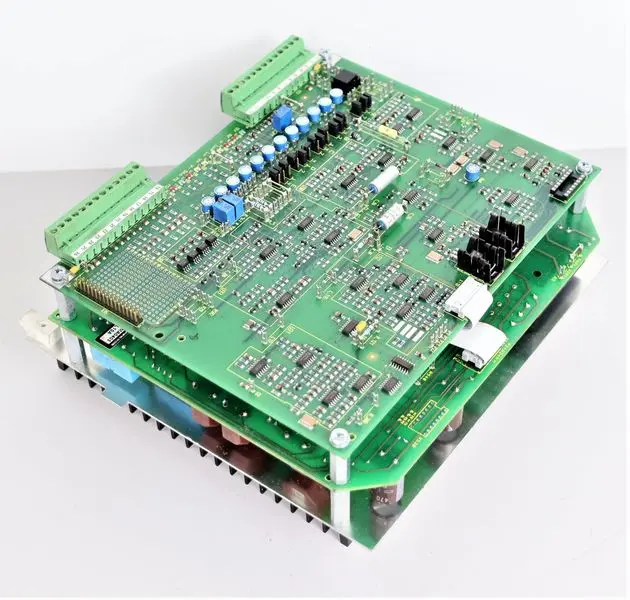 Produktfoto 1 von Siemens Simoreg 6RA2221-8DK27-0 AC 230/400V DC 260(150)V 40A TESTED & NEUWERTIG
