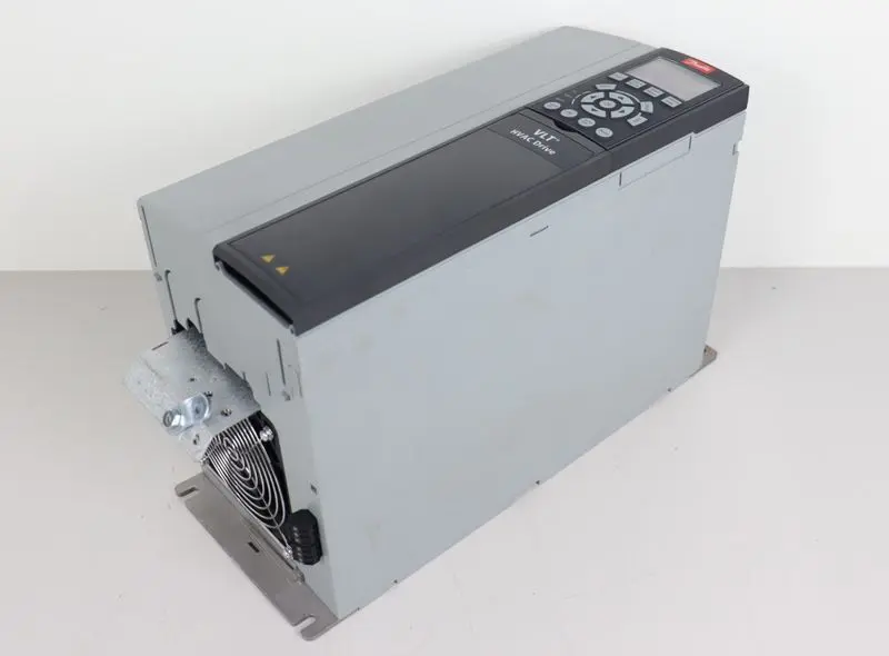 Produktfoto 1 von Danfoss FC-102P18KT4E20H1XGXXXXSXXXXAXBXCXXXXDX 131F6632 18,5kw 400V TESTED TOP