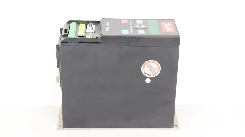 Produktfoto 1 von Danfoss VLT2815PT4B20STR0D__F__A__ P/N: 195N2841 TESTED NEUWERTIG