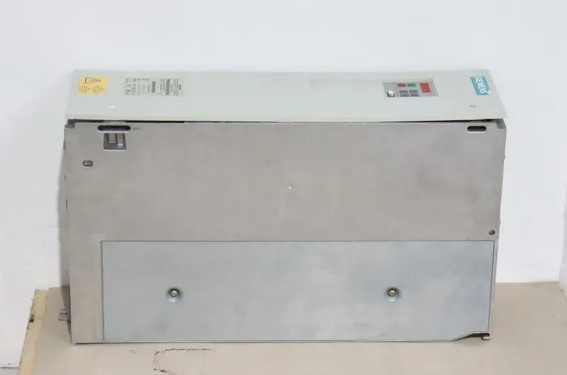Produktfoto 1 von Siemens Simovert 6SE7022-6TC71-Z C43+F01+G45+G91+K01+K11+CUPM +ADB TESTED