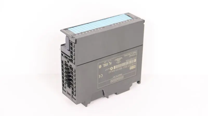 Produktfoto 1 von Siemens SIMATIC S7 6ES7 322-1BF01-0AA0 E-STAND:02 TESTED & TOP ZUSTAND