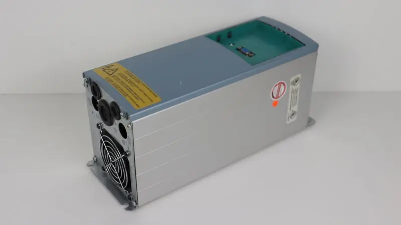 Produktfoto 1 von Vacon Inverter 2.2CXS4A2I1 400V 6,5/8,0A 2,2/3,0kW Frequenzumrichter TESTED