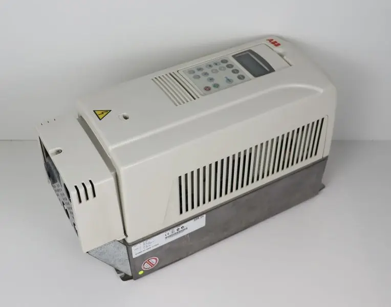 ABB ACS800 Frequenzumrichter ACS800-01-0020-3 +E202 + CDP312R TESTED TOP ZUSTAND