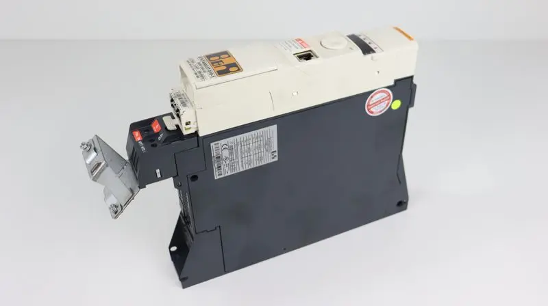 Produktfoto 1 von B&R 8I74T400037.010-1 0.37kW 400V + 8IOIF108.400-1 TESTED TOP ZUSTAND