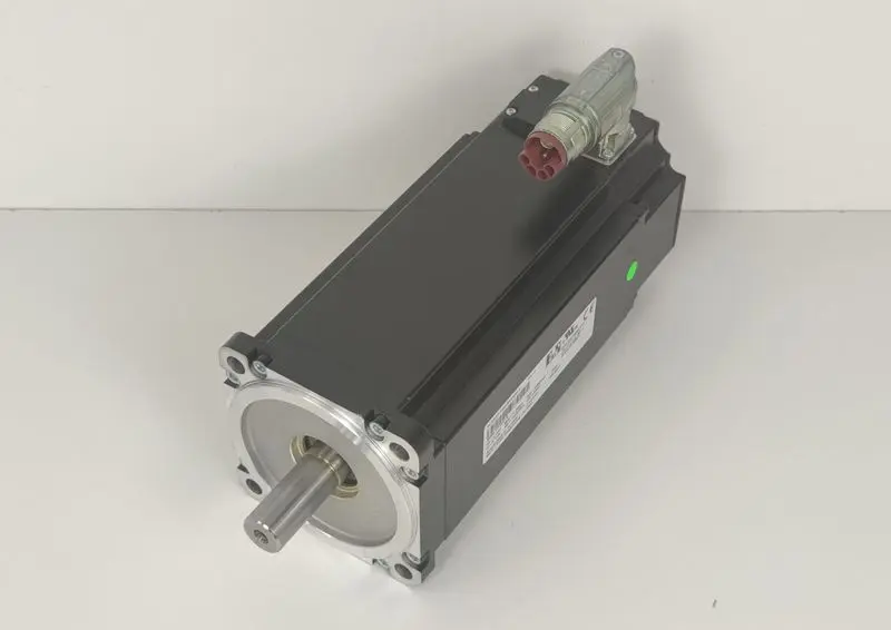 Produktfoto 1 von B&R Automation Servomotor 8LSA46.DB030S000-3 REV.: C4 NEUWERTIG