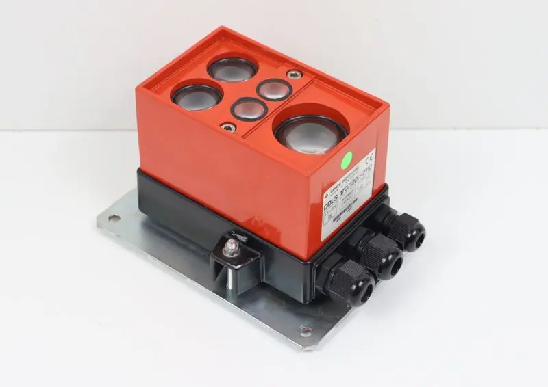 Produktfoto 1 von Leuze DDLS 170/120.1-2110 Datenlichtschranke NEUWERTIG