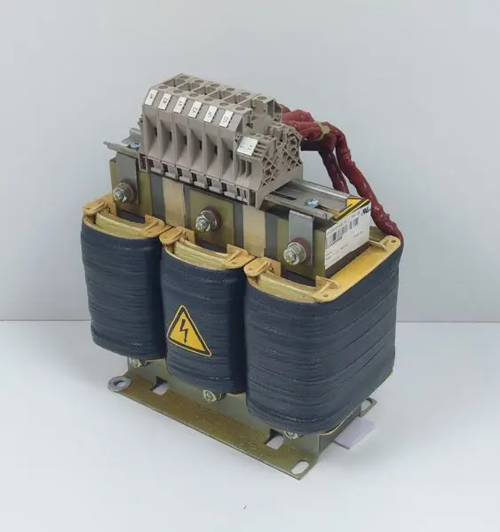 B&R 8BVR0440H000.100-1 Voltage: 3x 220 -480 VAC NEUWERTIG