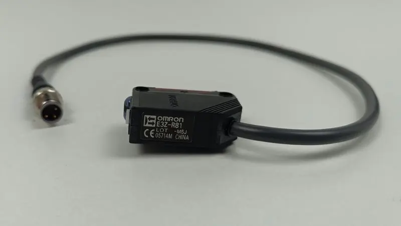 Omron Lichtschranke E3Z-R81 Fotoelektrischer Schalter UNUSED