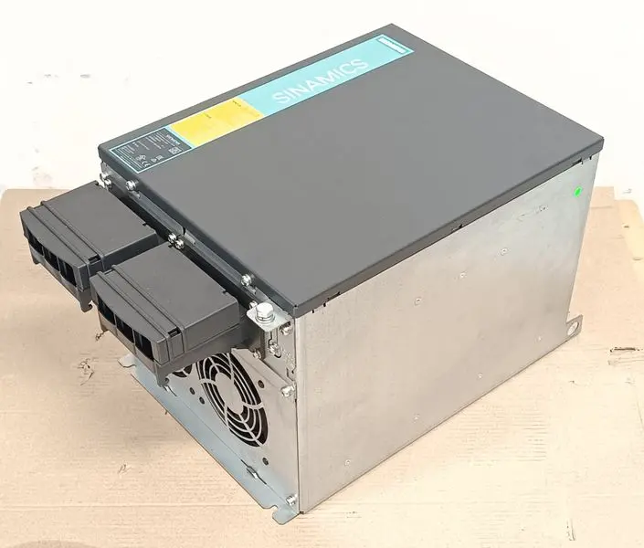 Produktfoto 1 von Siemens Sinamics Active Interface Module 6SL3100-0BE31-2AB0 NEUWERTIG