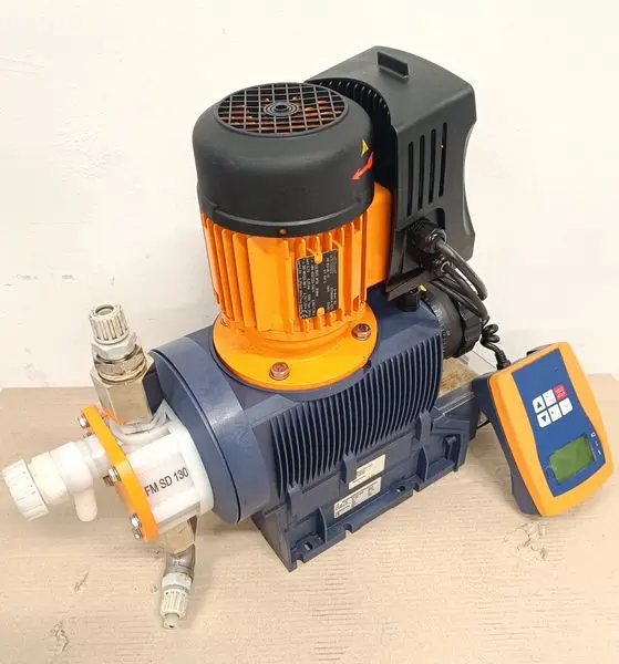 Produktfoto 1 von ProMinent AF 63/ 4E-11 Motor + S2CBH16090PVTA420UA310S1DE + Keypad TOP ZUSTAND