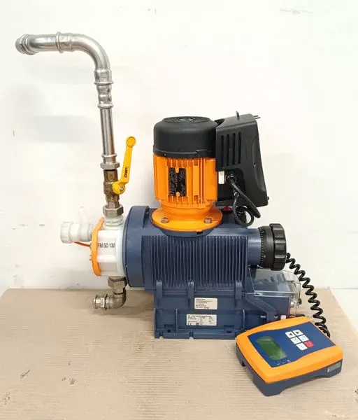 Produktfoto 1 von ProMinent AF 63/ 4E-11 Motor + S2CBH16090PVTA420UA060S1DE + Keypad TOP ZUSTAND