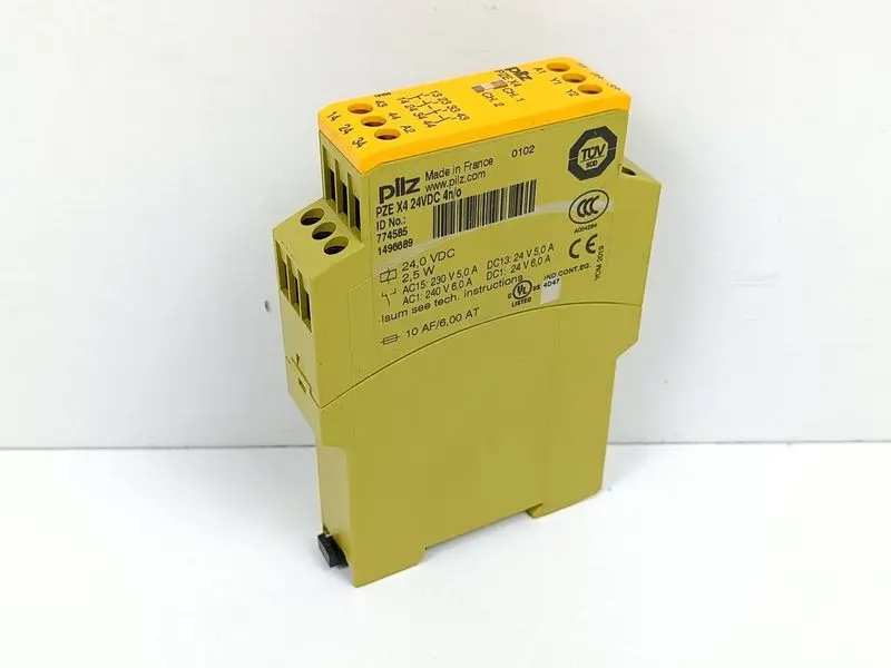 Produktfoto 1 von PILZ PZE X4 24VDC 4n/o  ID No.: 774585 TOP ZUSTAND