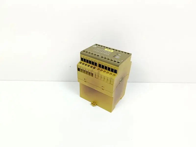Produktfoto 1 von Pilz PNOZ 10 24VDC 6S 4Ö ID No: 774009 TOP ZUSTAND