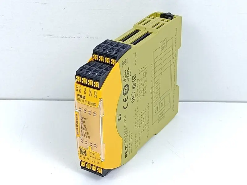 Produktfoto 1 von PILZ PNOZ m EF 4DI4DOR Id.No.: 772143 4DI4D0R Ver. 2.0 TESTED & NEUWERTIG