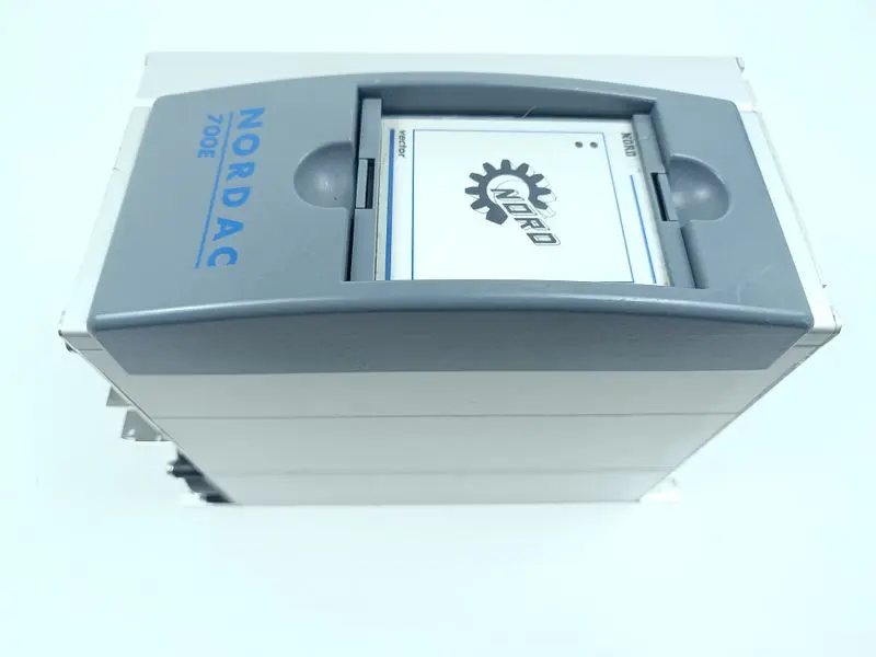 Produktfoto 1 von Nordac SK 700E-301-340-A 700E 278100300 400V 3kW TESTED & TOP ZUSTAND