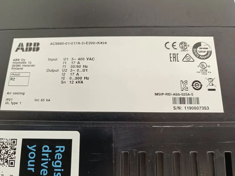 Produktfoto 1 von ABB ACS880-01-017A-3+E200+K454 ACS880-01-017A-3 17A TESTED & NEUWERTIG