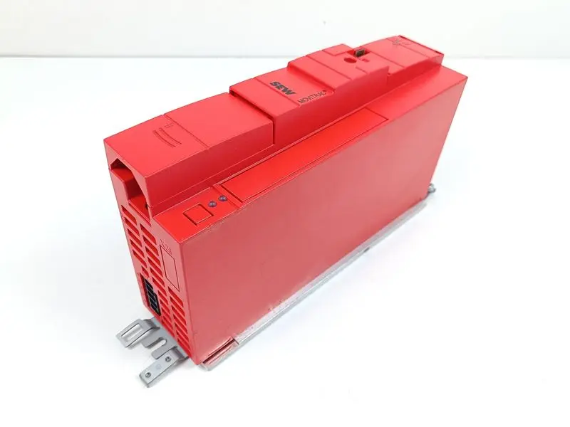 Produktfoto 1 von SEW Movitrac MC07B0011-2B1-4-00 230V 5.7A 1.1kw REFURBISHED