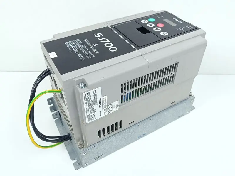 Produktfoto 1 von HITACHI SJ700D-015HFEF3 Inverter Umrichter + FPF-P1340-15 TESTED & NEUWERTIG