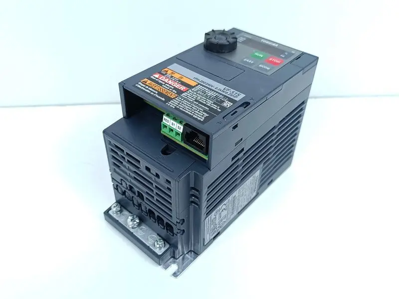 Produktfoto 1 von TOSHIBA VF-S15 Inverter VFS15S-2002PL-W1 0,2kW 230V TESTED & TOP ZUSTAND
