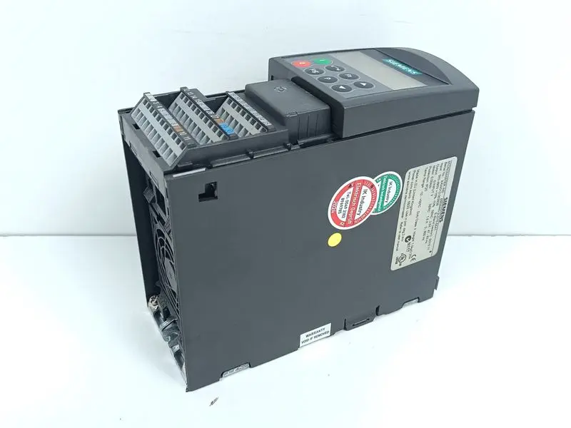 Produktfoto 1 von Siemens Micromaster 6SE6440-2UD15-5AA1 + 6SE6400-0BP00-0AA0 TESTED TOP ZUSTAND