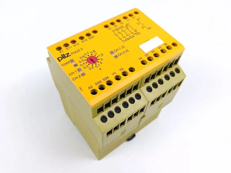 Produktfoto 1 von PILZ PNOZ V 3s 24VDC 3n/o 1n/c 1n/o t ID No: 774789 TESTED NEUWERTIG