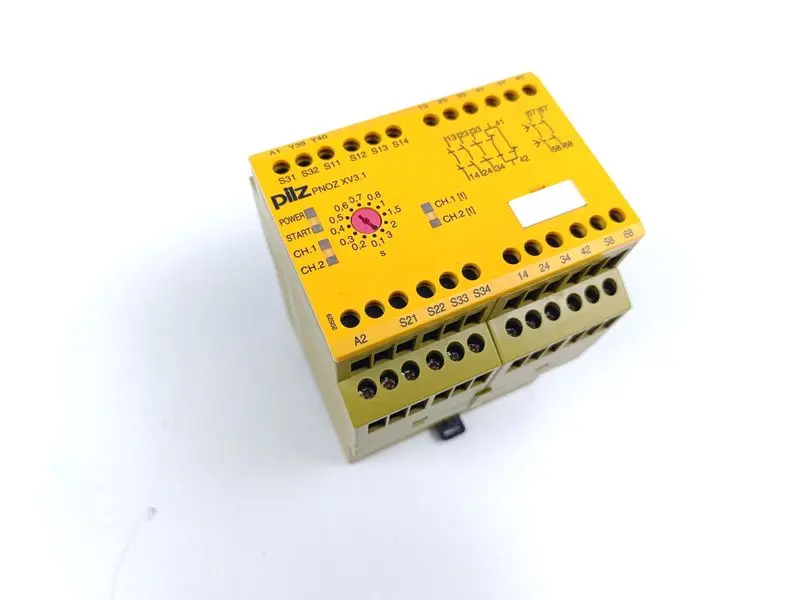 Produktfoto 1 von PILZ PNOZ XV3.1 3/24VDC 3n/o 1n/c 2n/o t ID No: 774532 TESTED TOP Zustand