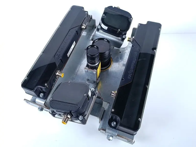Produktfoto 1 von Cognex IS5605-11 + 2x ODL300-WHI-W + 2x ODS75-WHI TOP ZUSTAND