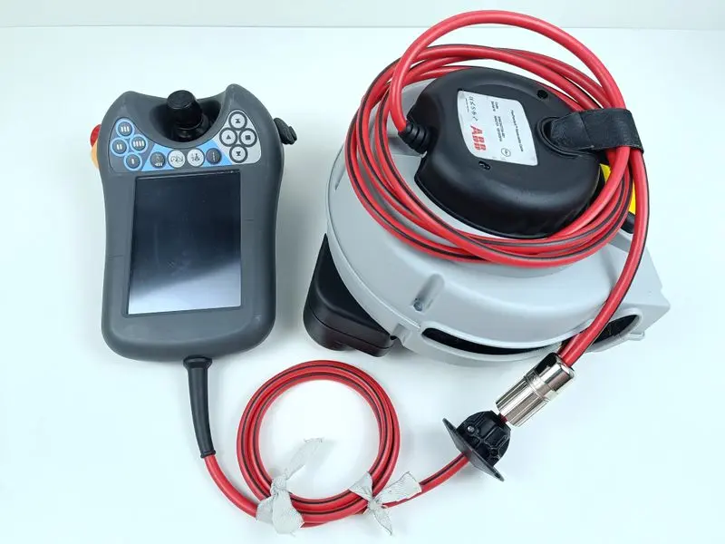 Produktfoto 1 von ABB DSQC 679 3HAC028357-001 REV.:13 + 3HAC047724-001 TESTED & TOP ZUSTAND