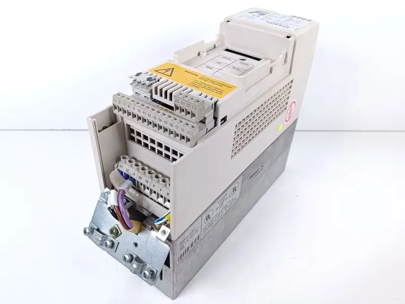 Produktfoto 1 von KEB F4 12F4C1D-3420 12.F4.C1D-3420 V1.4 4kw 400V TESTED & TOP ZUSTAND