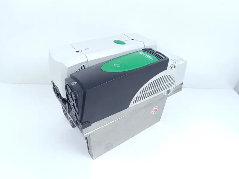 Produktfoto 1 von Control Techniques Unidrive SP3402 18,5/22kw 400V TESTED & NEUWERTIG