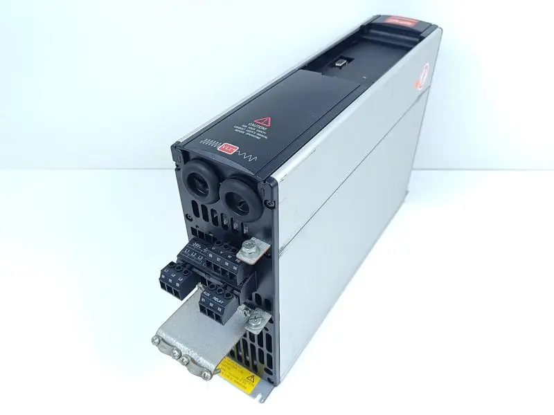 Produktfoto 1 von Danfoss VLT5004PT5B20STR3D0F10A00 175Z0548 TESTED
