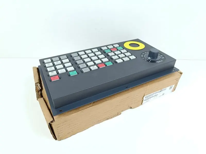 Produktfoto 1 von Siemens Operator Panel 840D OP032S 6FC5203-0AD10-1AA0 Ver: J UNUSED & OVP